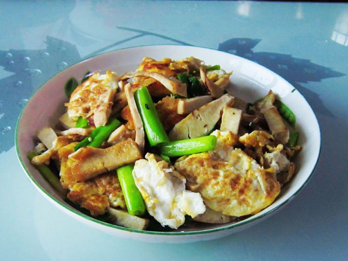豆干炒鸡蛋