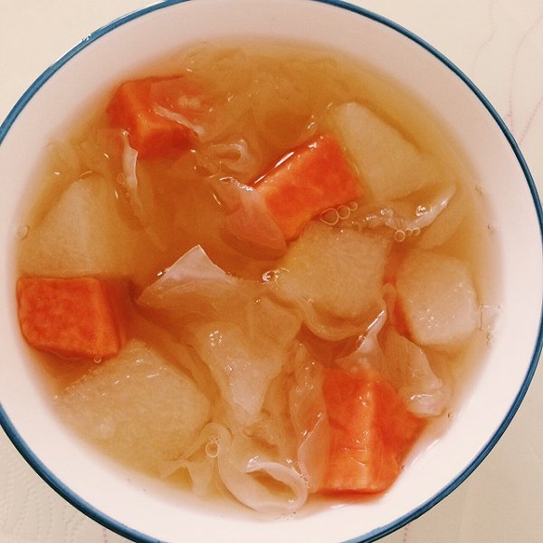 木瓜银耳炖雪梨