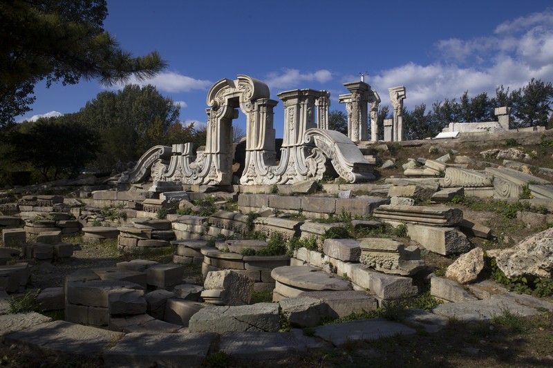  p>圆明园是中国清代大型皇家园林,位于北京市海淀区,始建于1707年(清