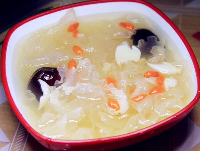 枸杞红枣百合汤