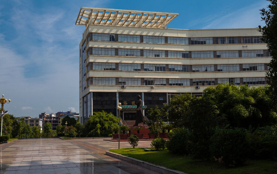  p data-id="gnbuo1r2cp">萍乡学院(pingxiang university)坐落于江西