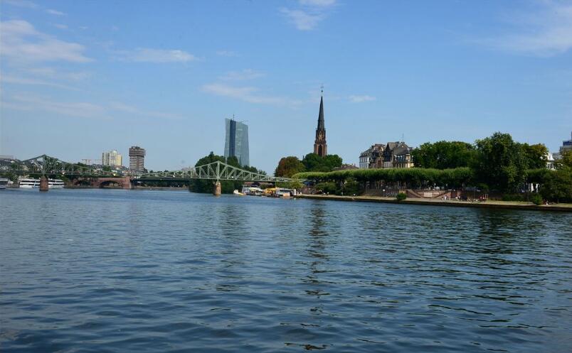  p>美因河是德国 a href="#" data-lemmaid="20481">莱茵河 /a>右岸