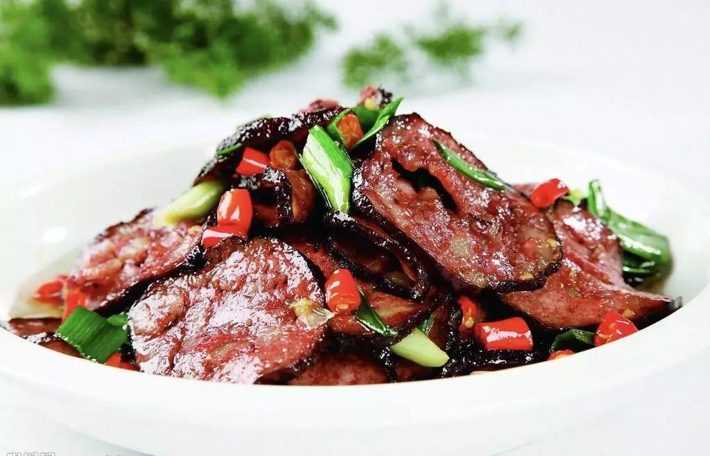 猪血丸子炒腊肉