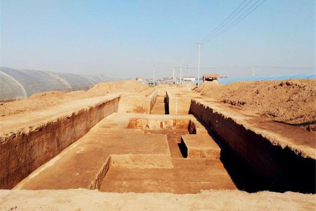  p>秦汉遗址,位于绥中县万家镇的止锚湾海滨,西距山海关15公里.