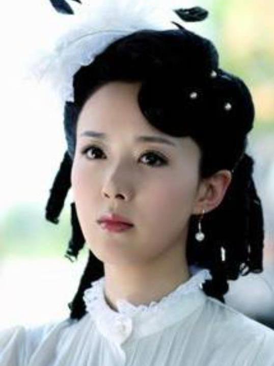 是四十一集电视连续剧《 a target="_blank" href="/item/范府大院