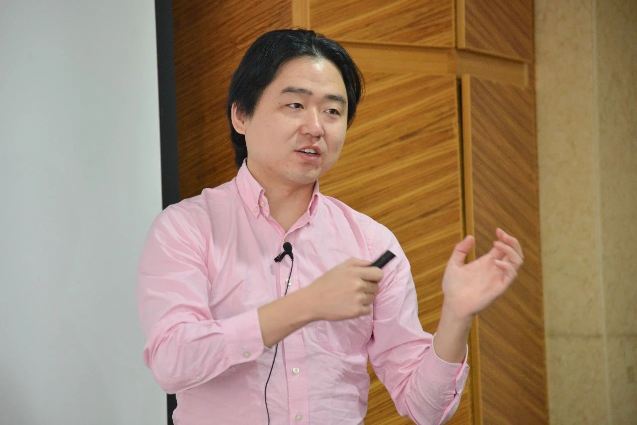 class="ref" data-ctrid="umhgparlt52u">张湛,先后就读于北京大学