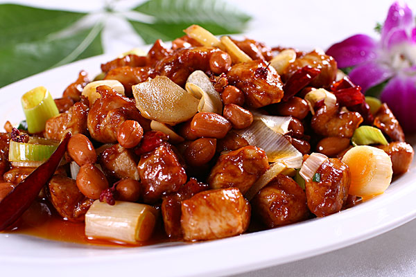  p>宫保鸡丁(kung pao chicken),是一道闻名中外的特色传统名菜,在 a