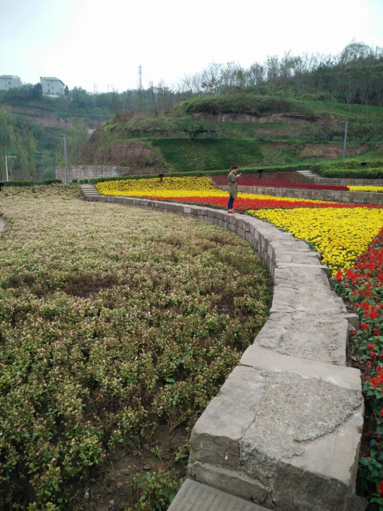 公园坐落于艾坪山上,位于重庆市 a target="_blank" href="/item/江津