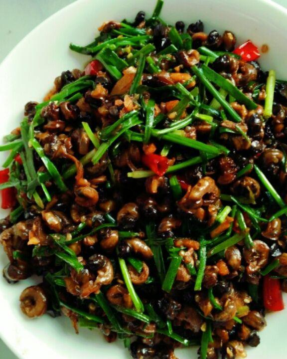  p>韭菜炒螺蛳肉是一道菜品,主料为韭菜,螺蛳. /p>