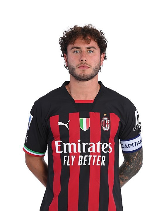 1996年12月6日出生于 a target="_blank" href="/item/意大利/148336"