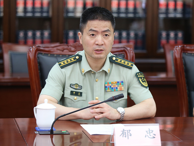 男,武警少将警衔,现任中国 a target="_blank" href="/item/海警