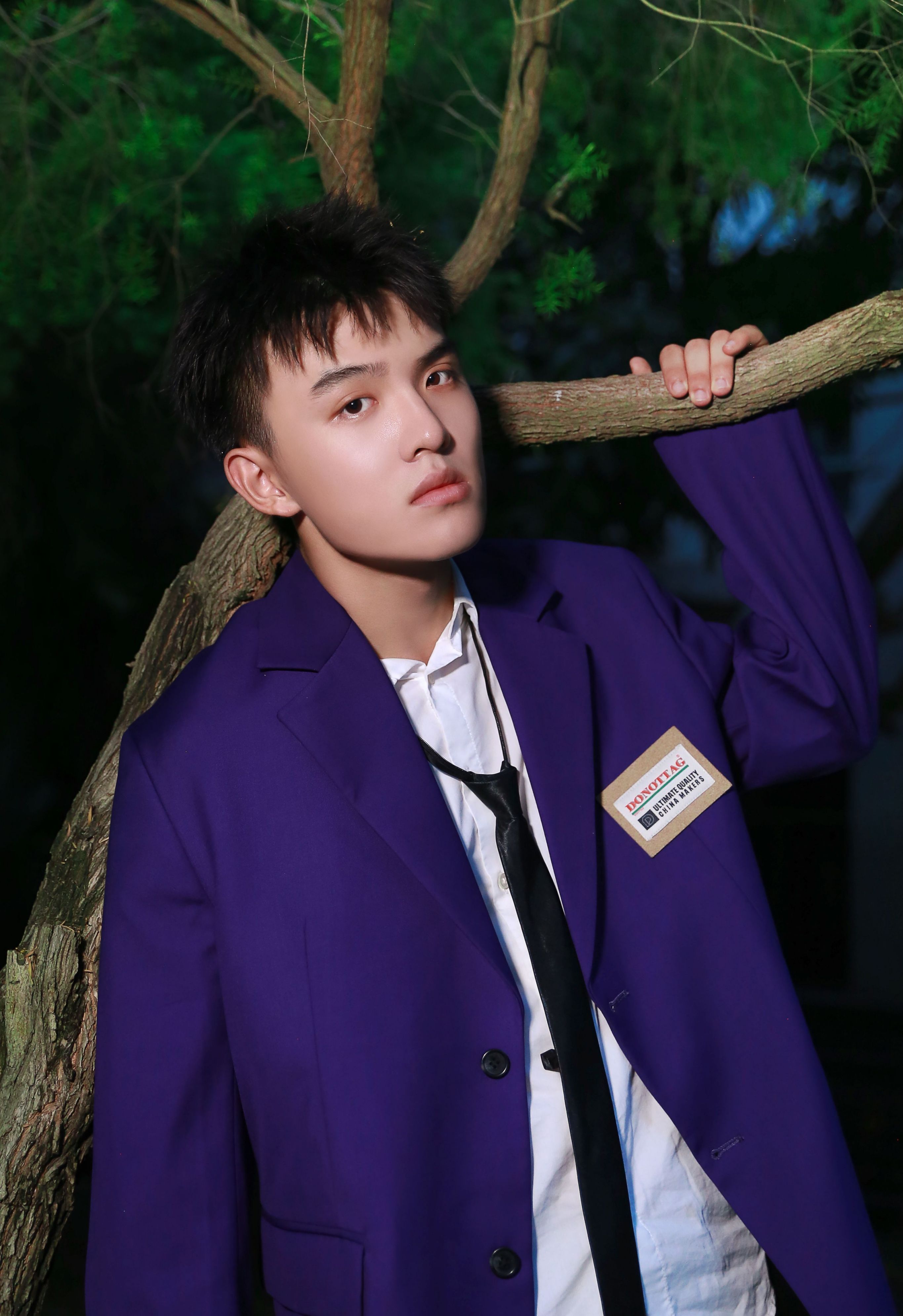  p>郑伟,2000年12月18日出生于北京市,中国内地影视男演员,就读于南京