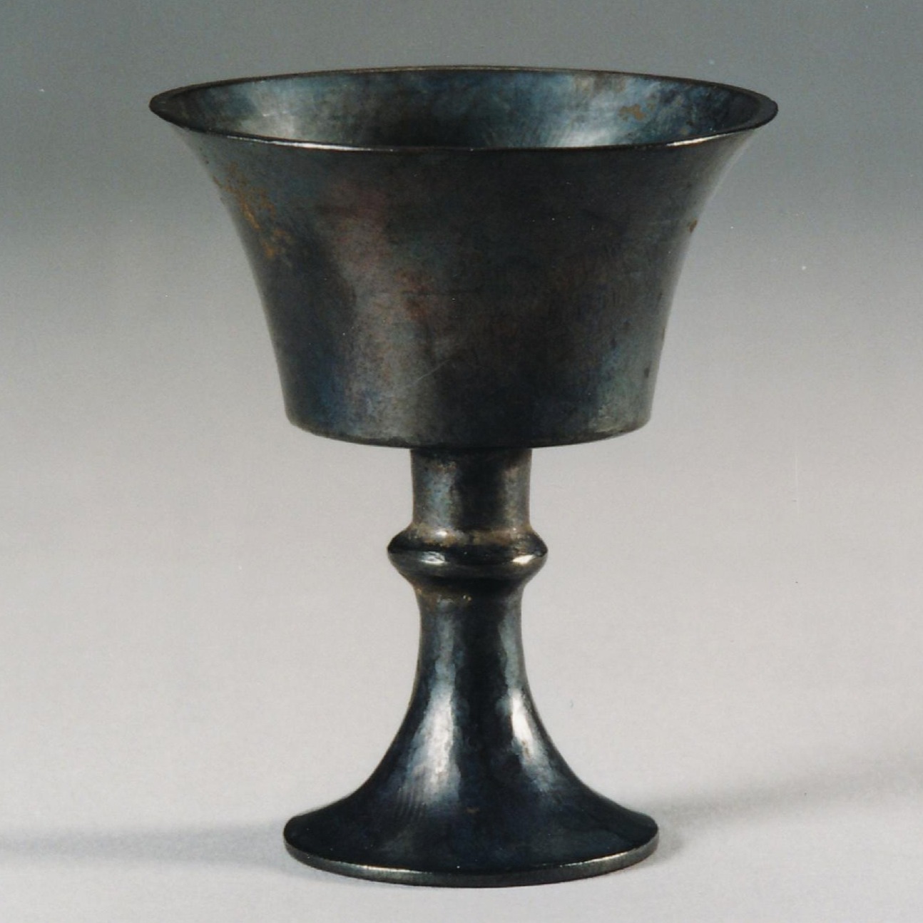  p>明高足银杯是一件明代文物. /p>