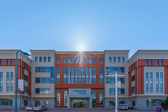 binhai ),南开大学滨海学院是经教育部批准由南开大学和天津市滨海