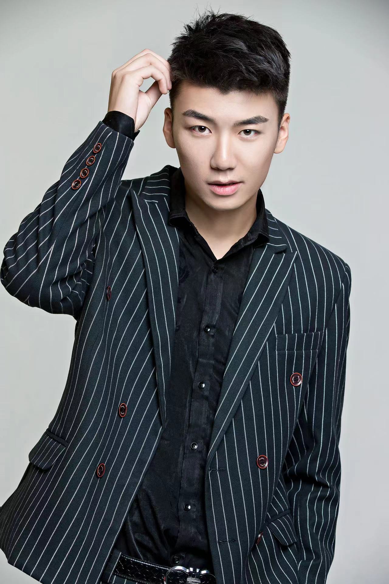 data-id="tmkf2rt2tqve">李梦男,出生于河北承德,中国内地影视男演员