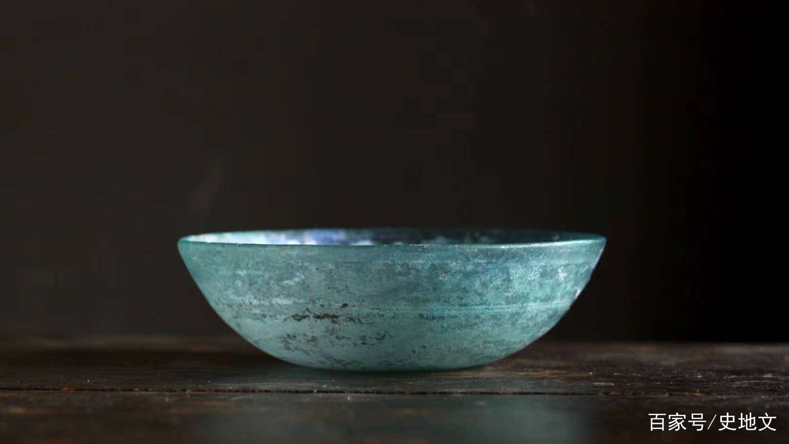 “一寸一匠心，一器一风韵”的古琉璃艺术_百科TA说