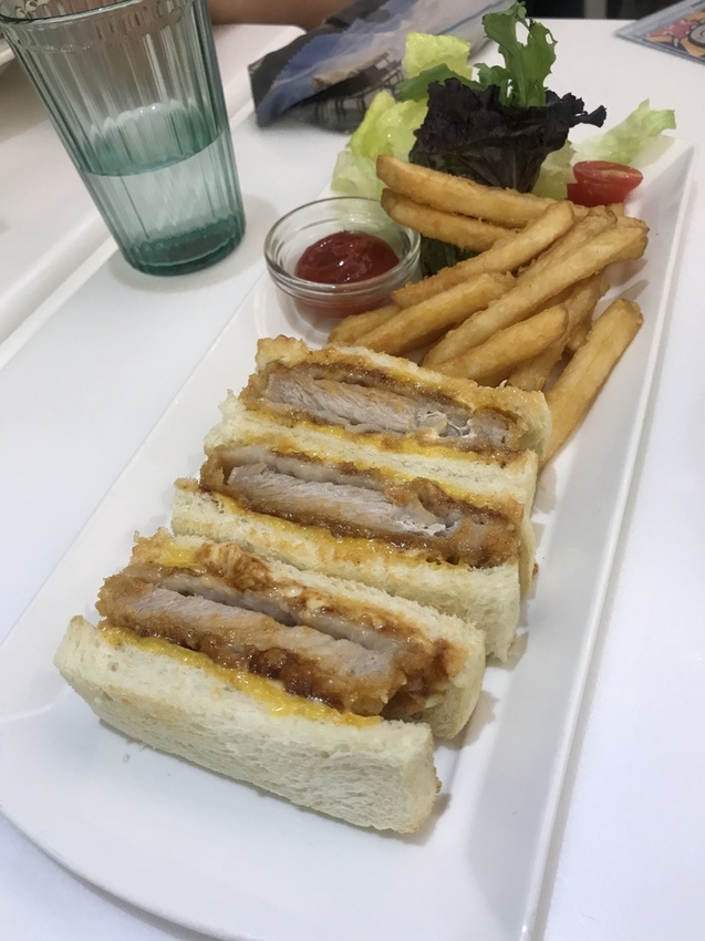 日式炸猪排三明治