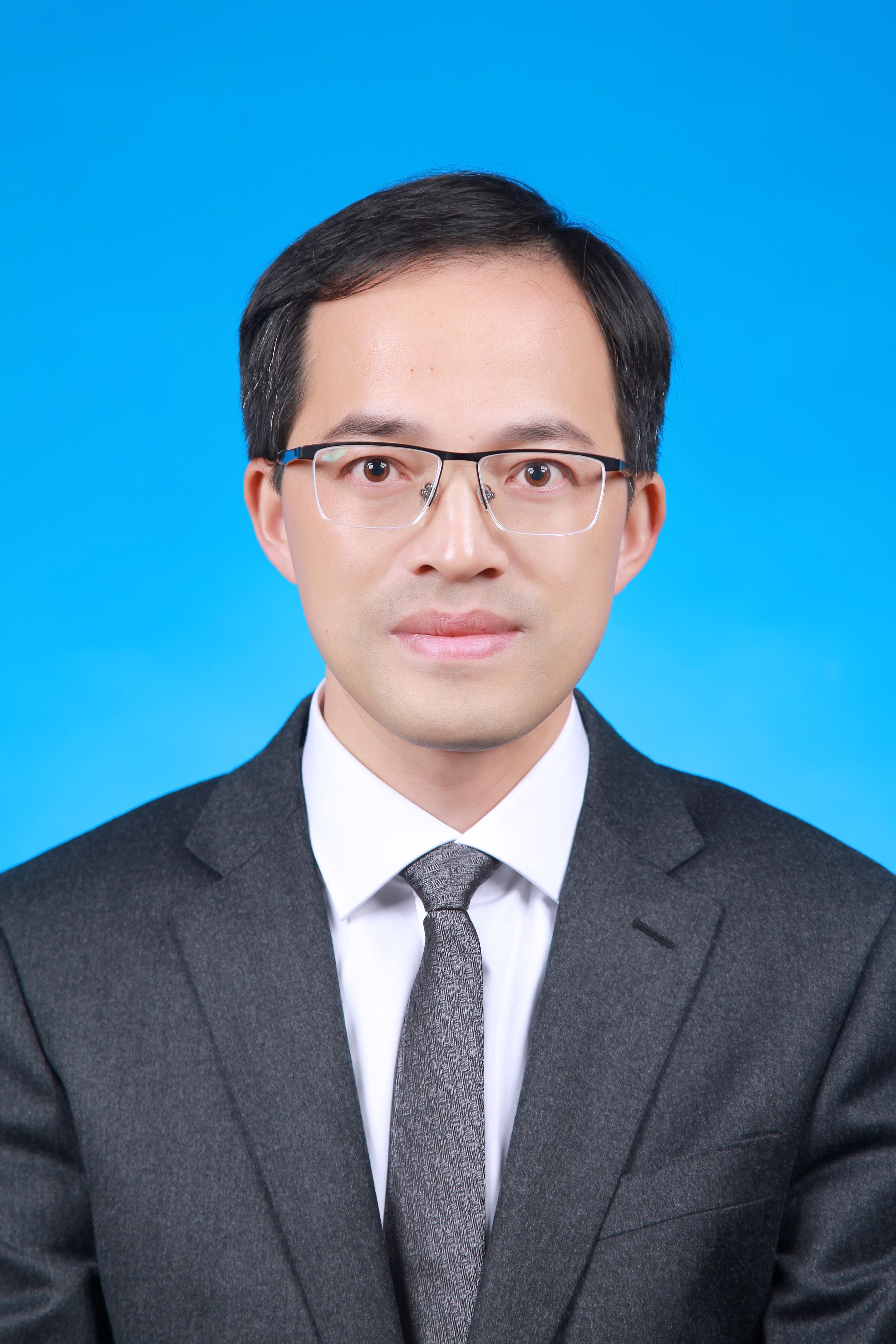  /p> p data-id="skl4vad5awin">现任浙江省临海市人民政府副市长