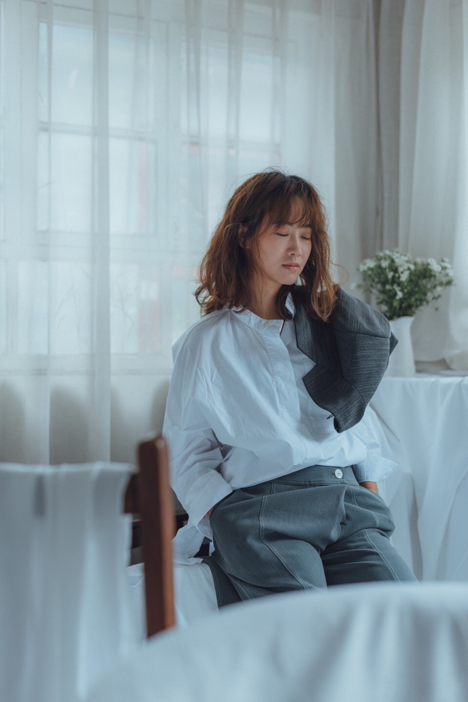  p>刘珈彤,1987年8月21日出生于重庆,毕业于重庆大学美视电影学院表演