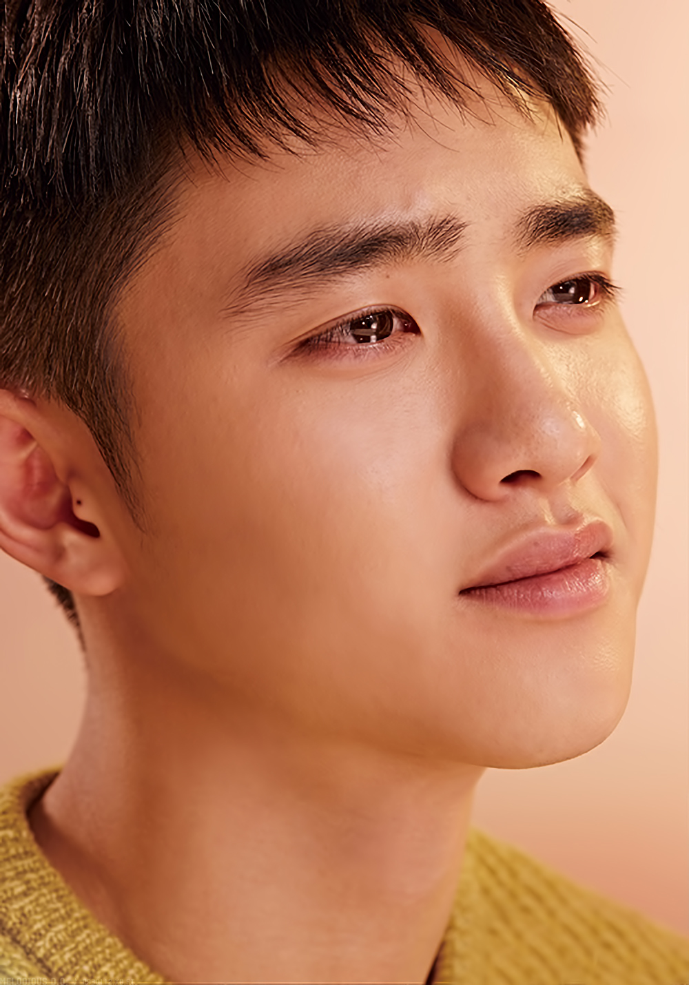 (包括两个大写字母和两个标点符号),曾用名都暻秀,1993年1月12日出生