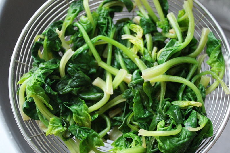 凉拌梅子山药菠菜