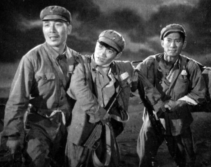 《沙漠追匪记》由 a target="_blank" href="/item/天马电影制片厂