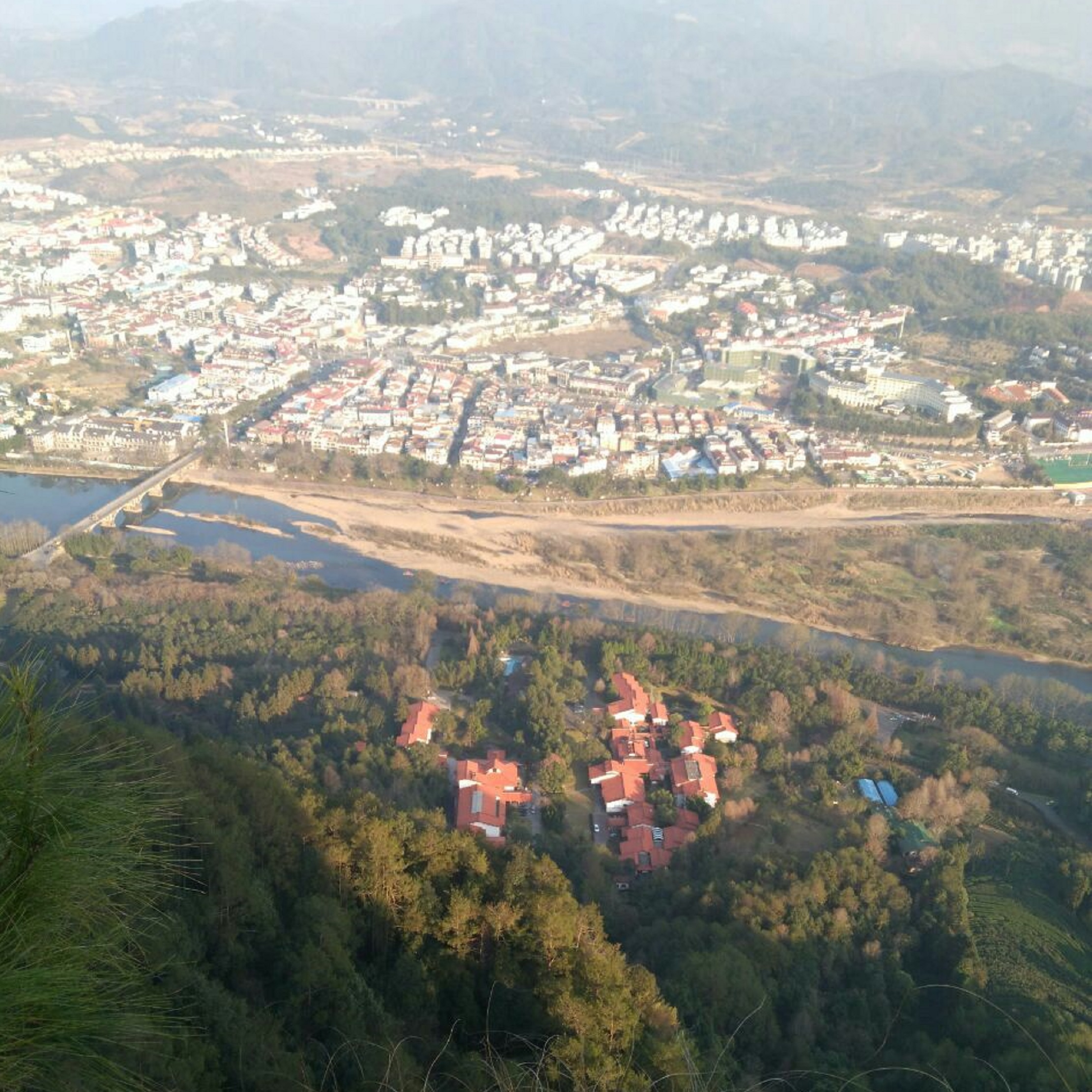  p data-id="gnwk0yowbm">大王峰又称纱帽岩,天柱峰,因山形如宦者纱帽