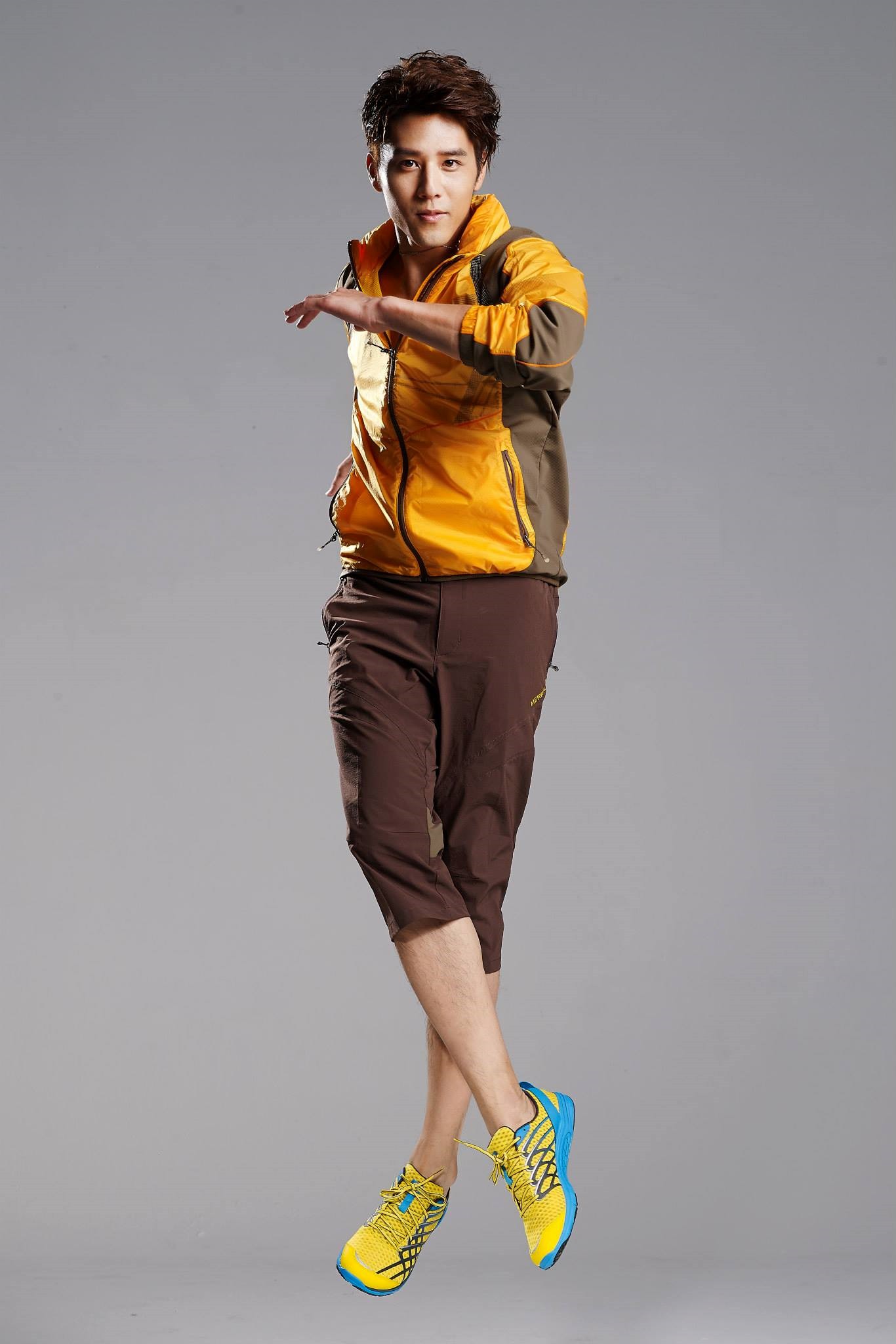  p>胡宇威(george hu),原名胡宇崴,1982年7月24日出生于美国纽约,华语