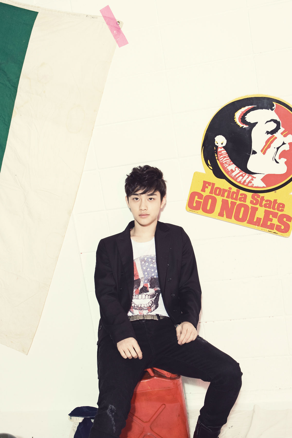 (包括两个大写字母和两个标点符号),曾用名都暻秀,1993年1月12日出生