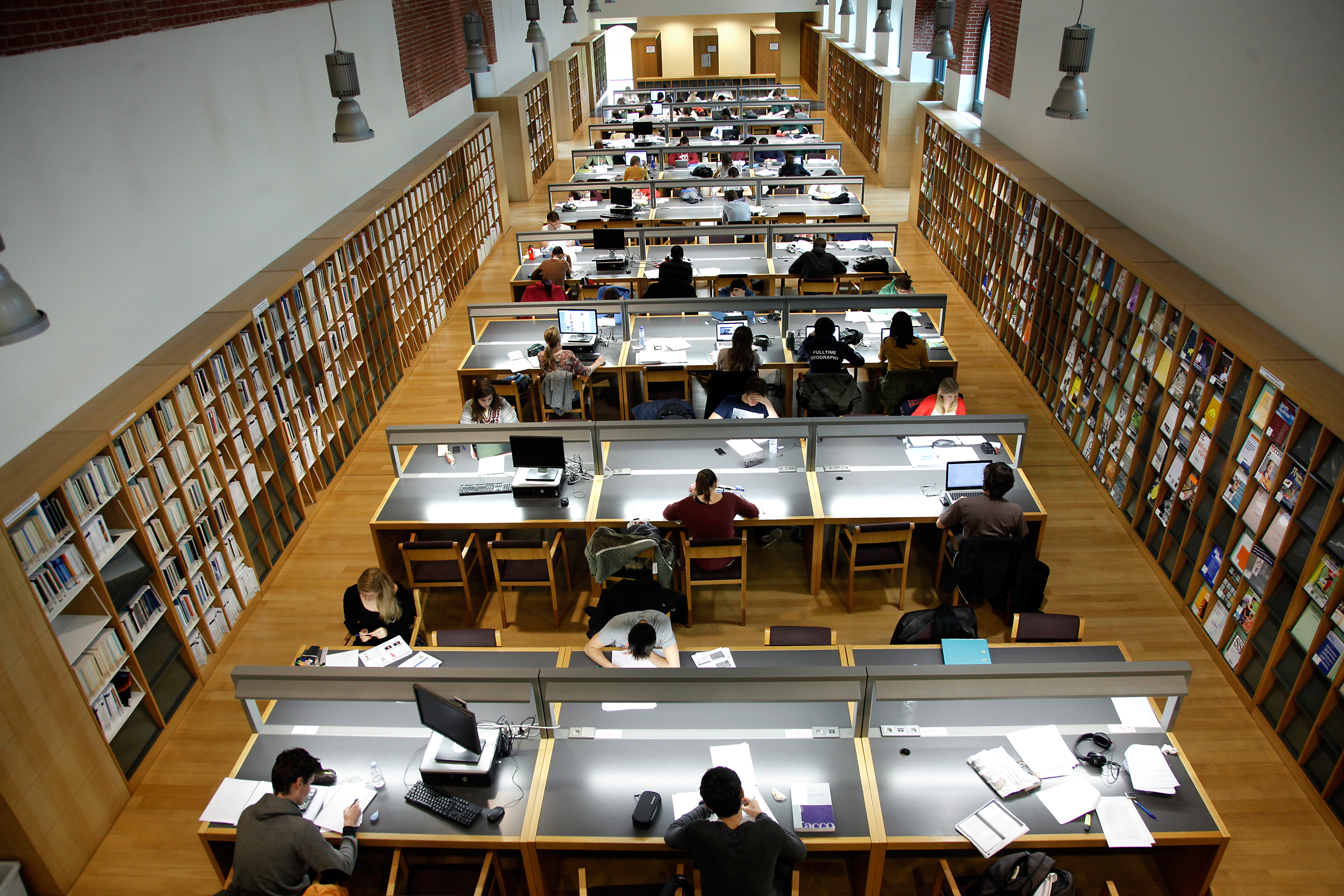  p> span class="ref" data-ctrid="tewv1bqli5qg">荷语鲁汶大学 