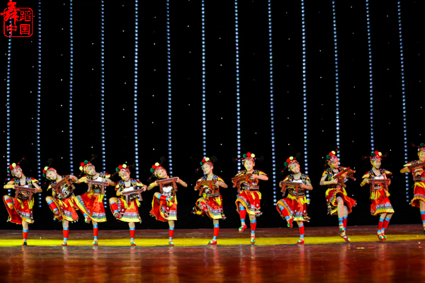  p data-id="gnbqn78u9t">cctv电视舞蹈大赛由 a target="_blank"