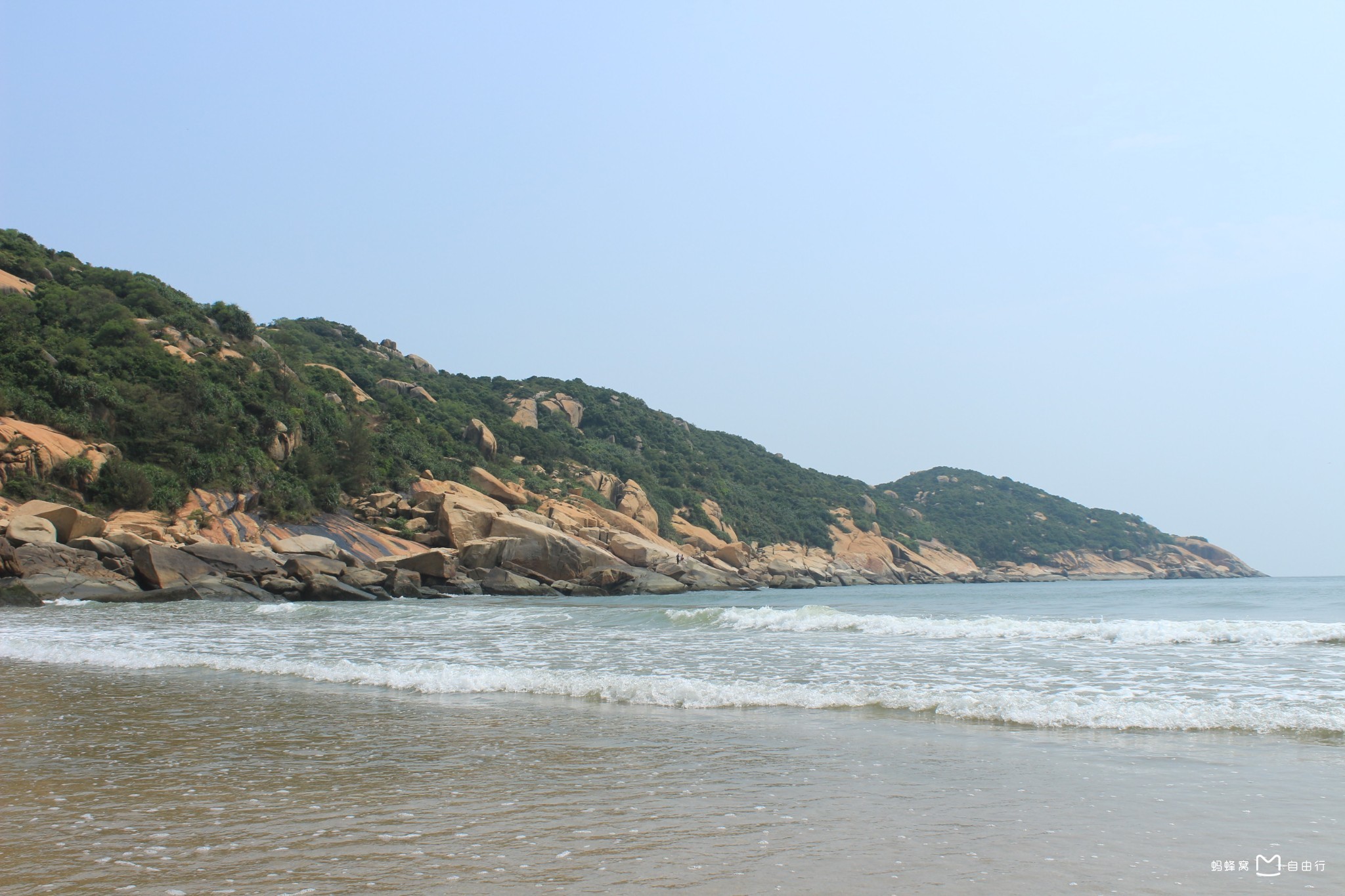  p>珠海飞沙滩,约600米,宽约200米,腹地宽广,植物茂盛.