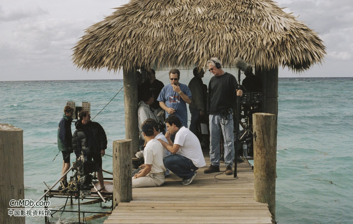 《日落之后》(after the sunset)是由美国firm影业,新线电影,rat娱乐