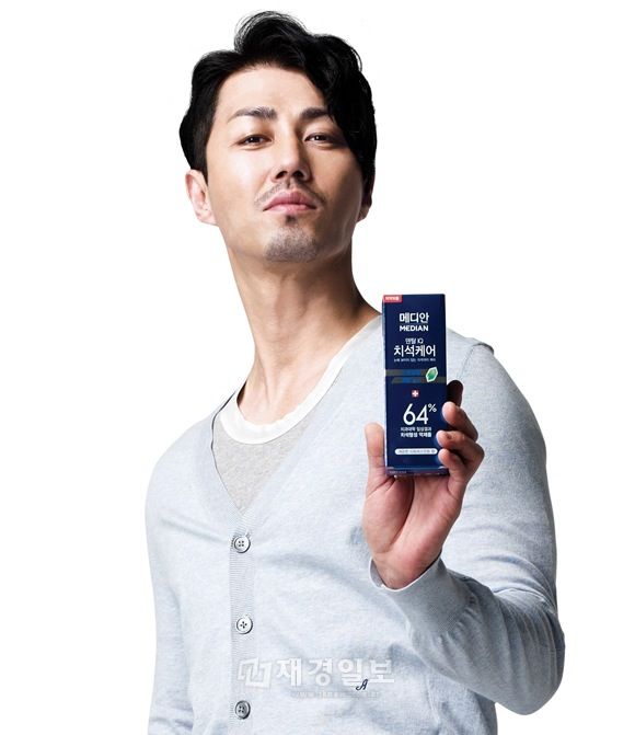  p>车胜元,1970年6月7日出生于韩国京畿道安养市,韩国男演员,模特.