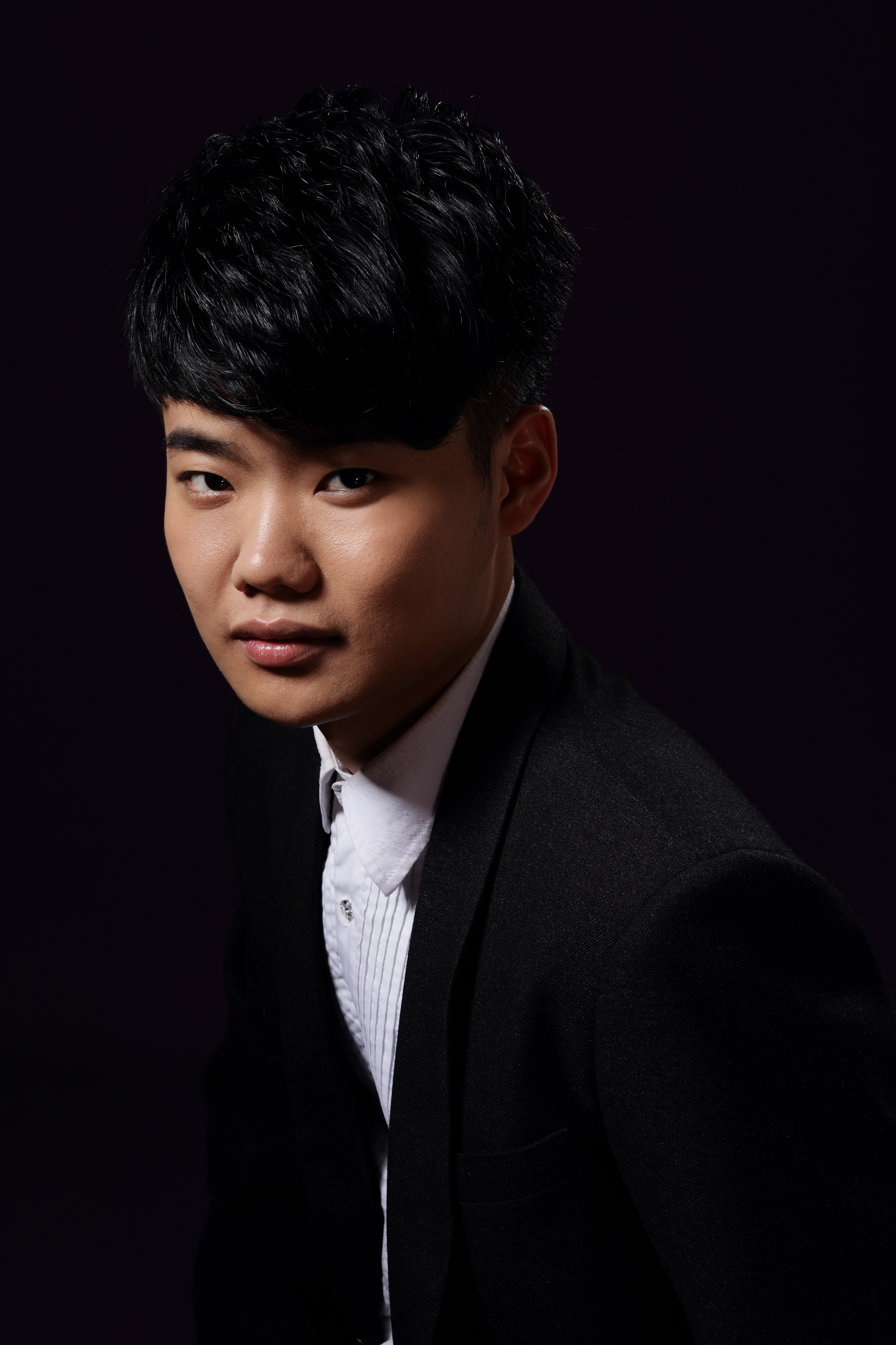 官羽以极具辨识度的 a target="_blank" href="