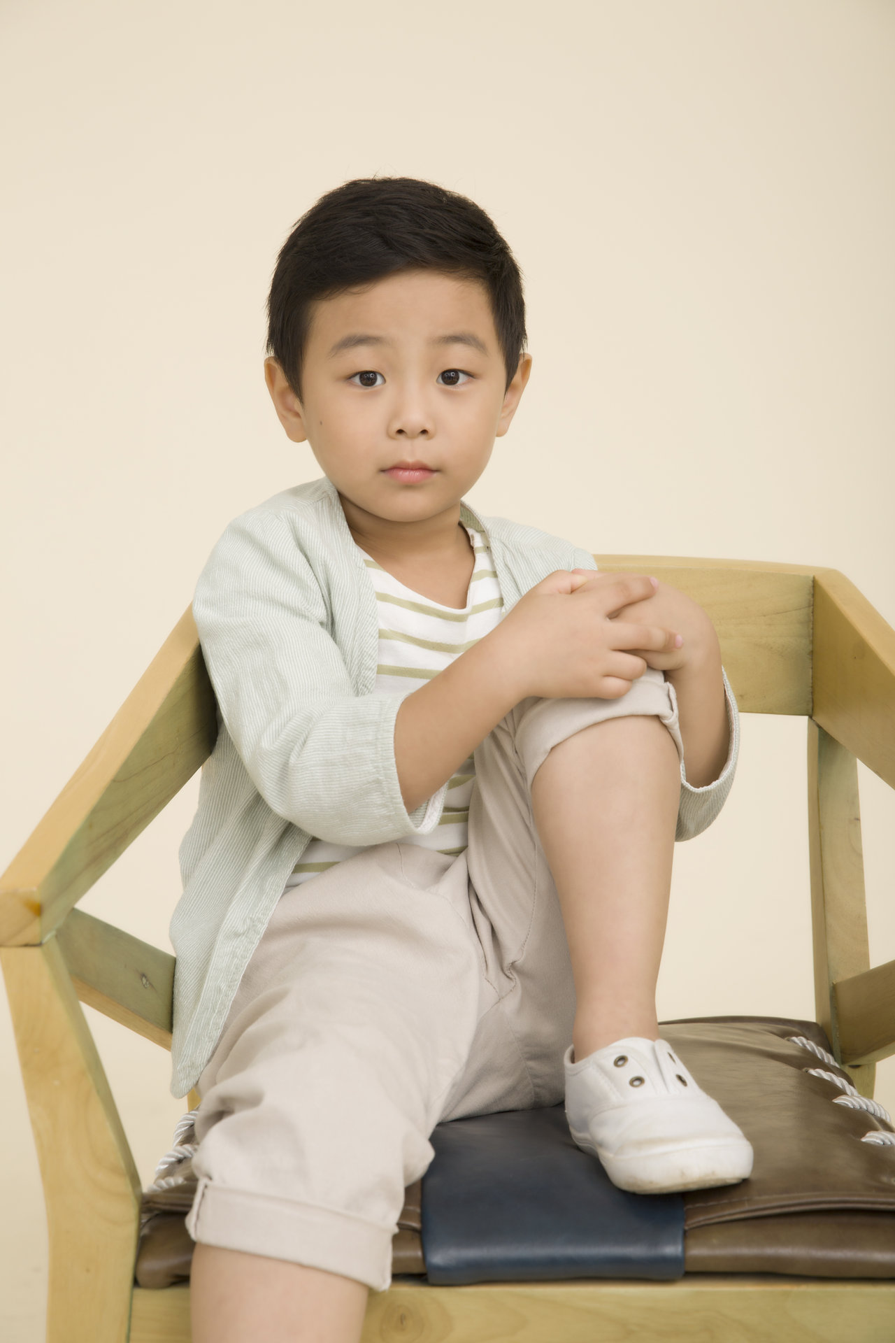  p>陈思朗(别名:陈胤峰),中国内地演员,2012年10月14日出生于北京市