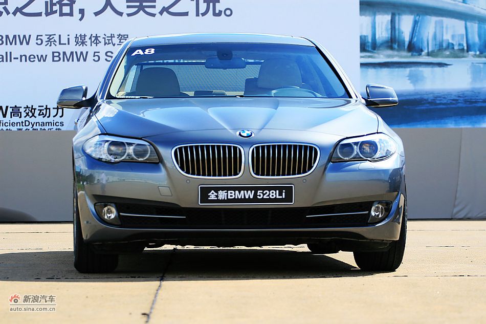  p>宝马(bmw),中文全称为巴伐利亚发动机制造厂股份有限公司,德国豪华