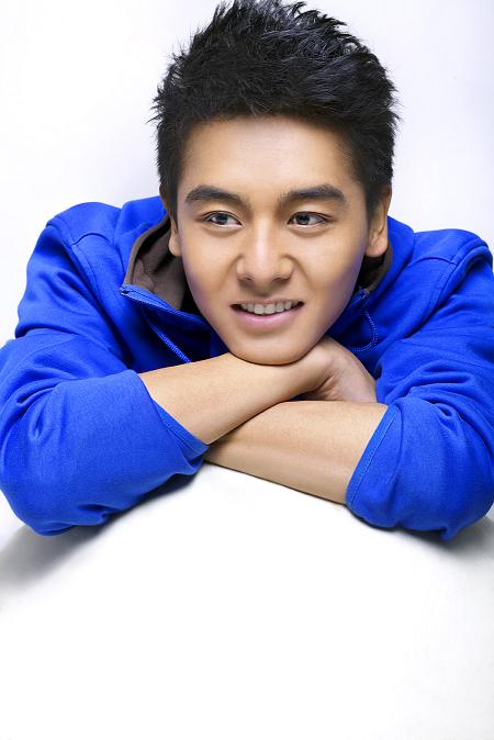 洛桑念扎,1986年8月16日出生于西藏自治区拉萨市,中国内地男演员,歌手