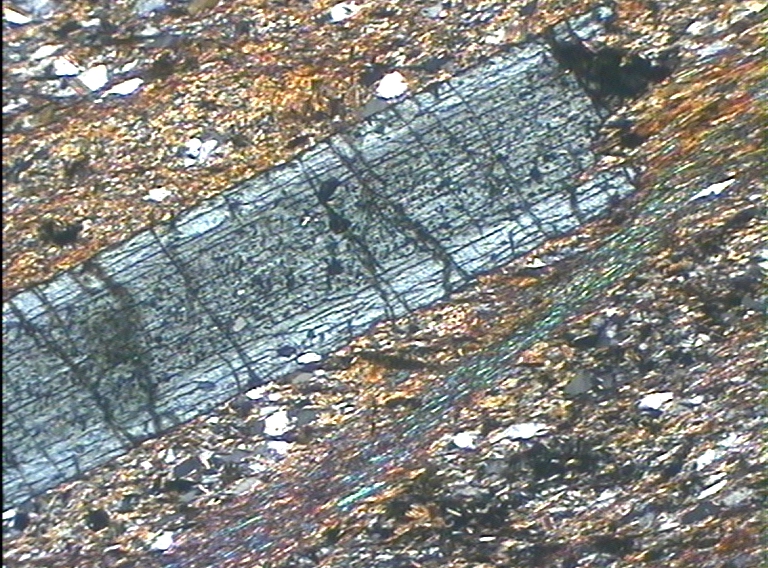  p>变晶结构(crystallo blastictezture)指矿物在固态下重结晶的晶体