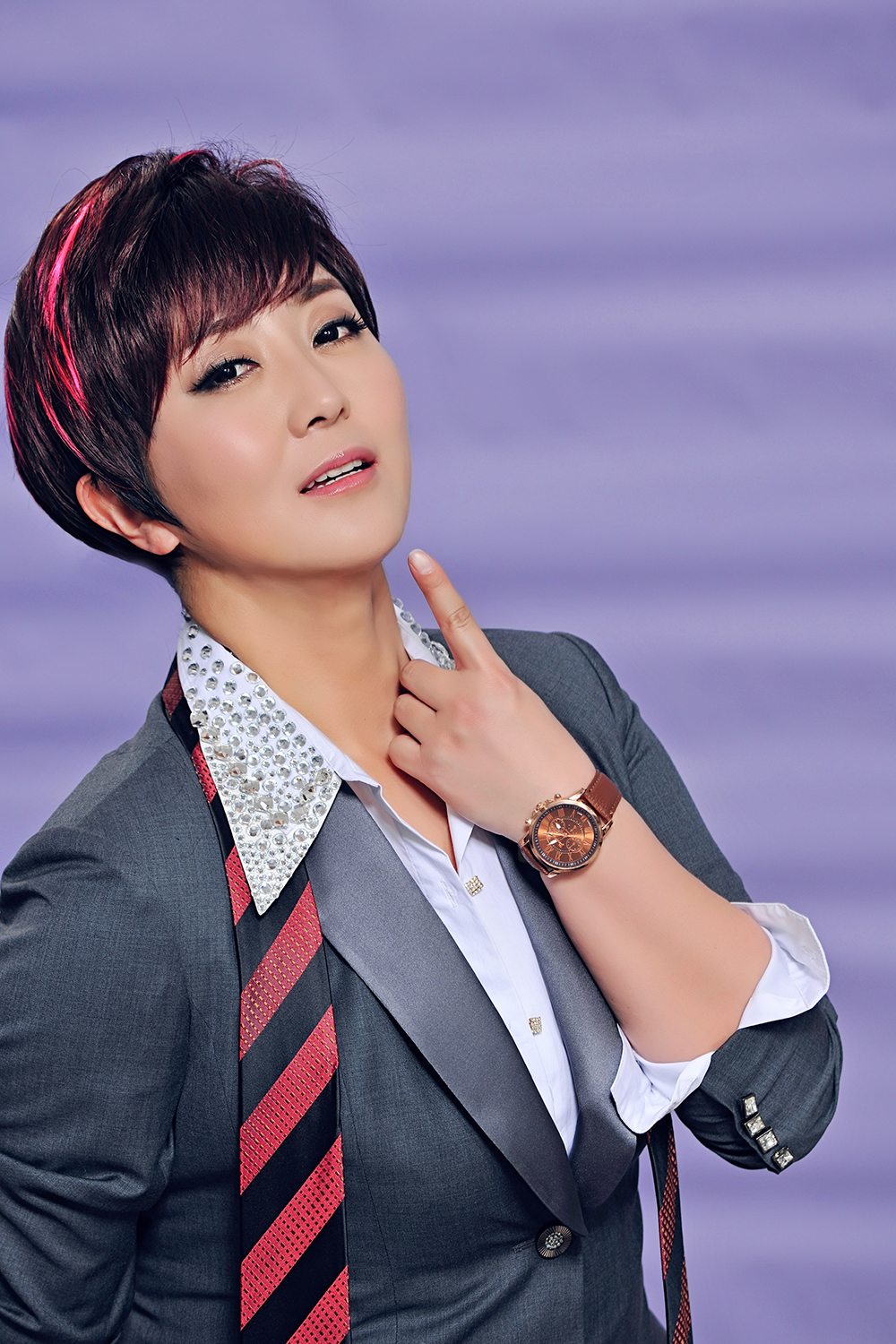  p>格格,原名蒙克其其格,8月1日出生于内蒙古乌兰布统大草原, a