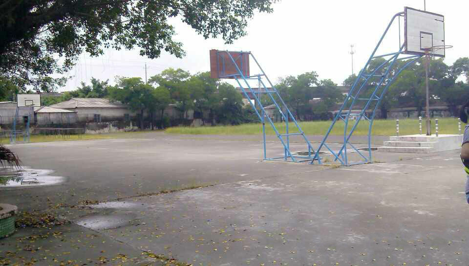 data-lemmaid="1082893">外砂华侨中学 /a>,简称外砂侨中,坐落于汕头