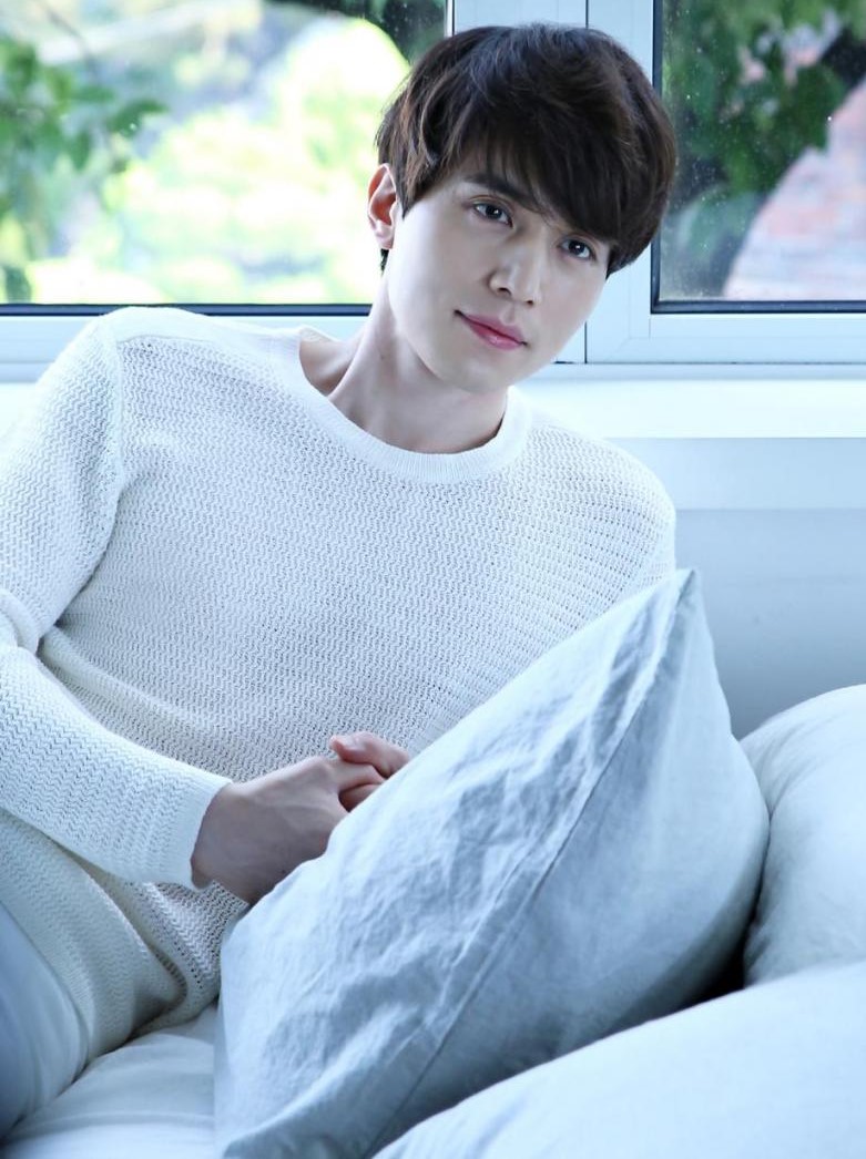  p>李栋旭(lee dong wook),1981年11月6日出生韩国首尔,韩国男演员