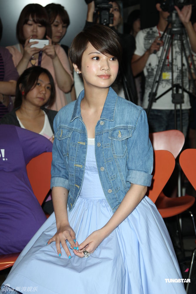 p>杨丞琳(rainie yang),1984年6月4日出生于台湾省台北市,祖籍广东