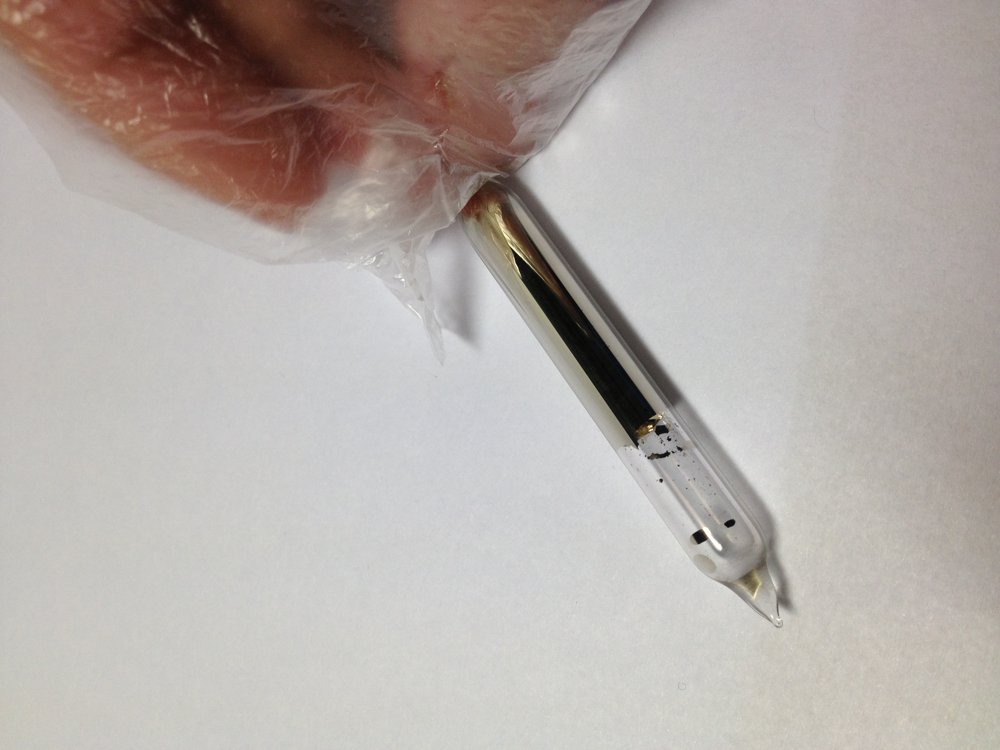 cs,原子序数为55,位于第六周期,ia族,其单质是一种淡金黄色的活泼金属