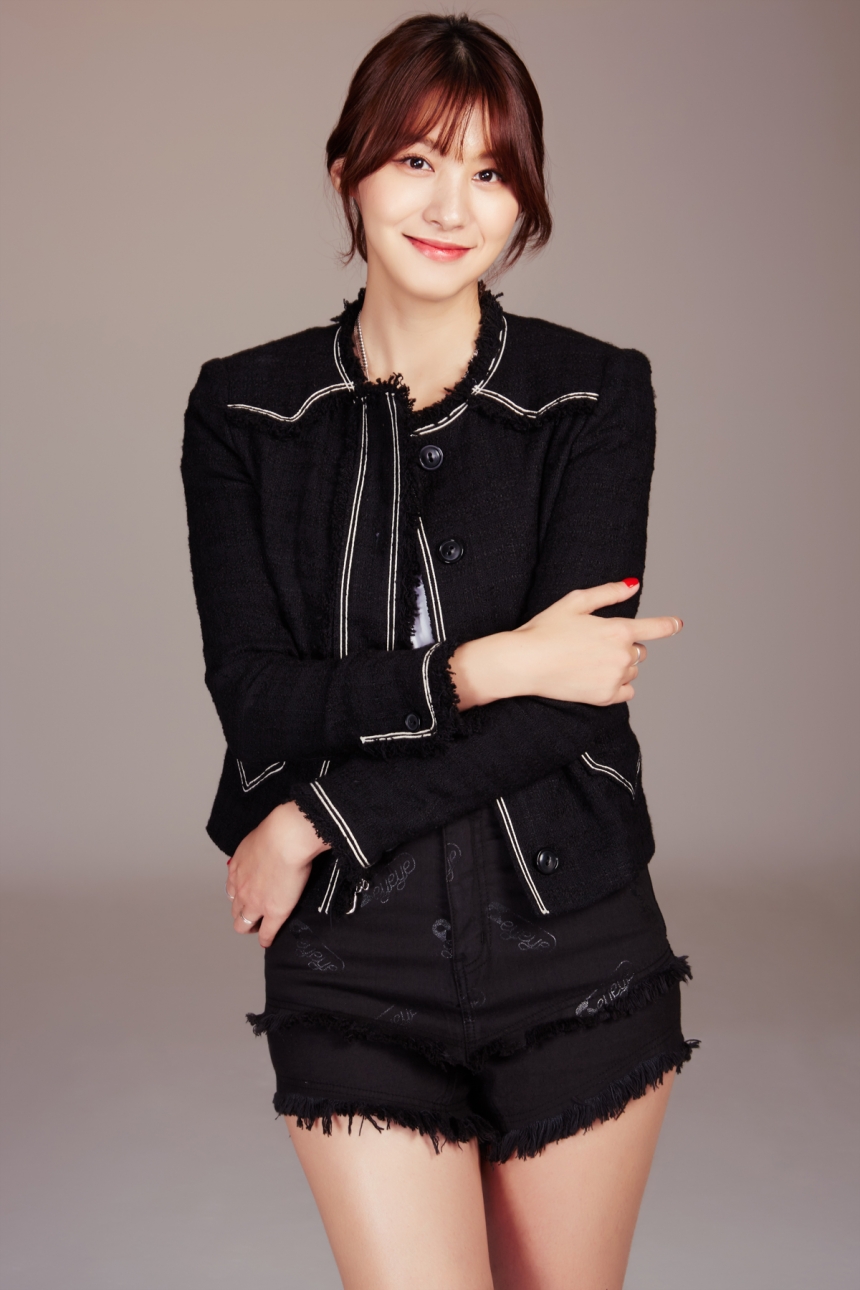  p>柳仁英(         ),1984年出生于韩国首尔,韩国女演员.