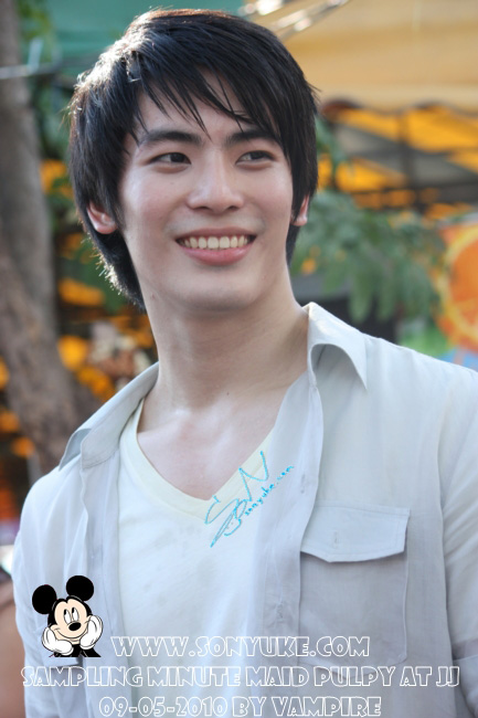  p>颂恩·宋帕山(son),1988年11月12日出生于泰国曼谷,泰国男演员