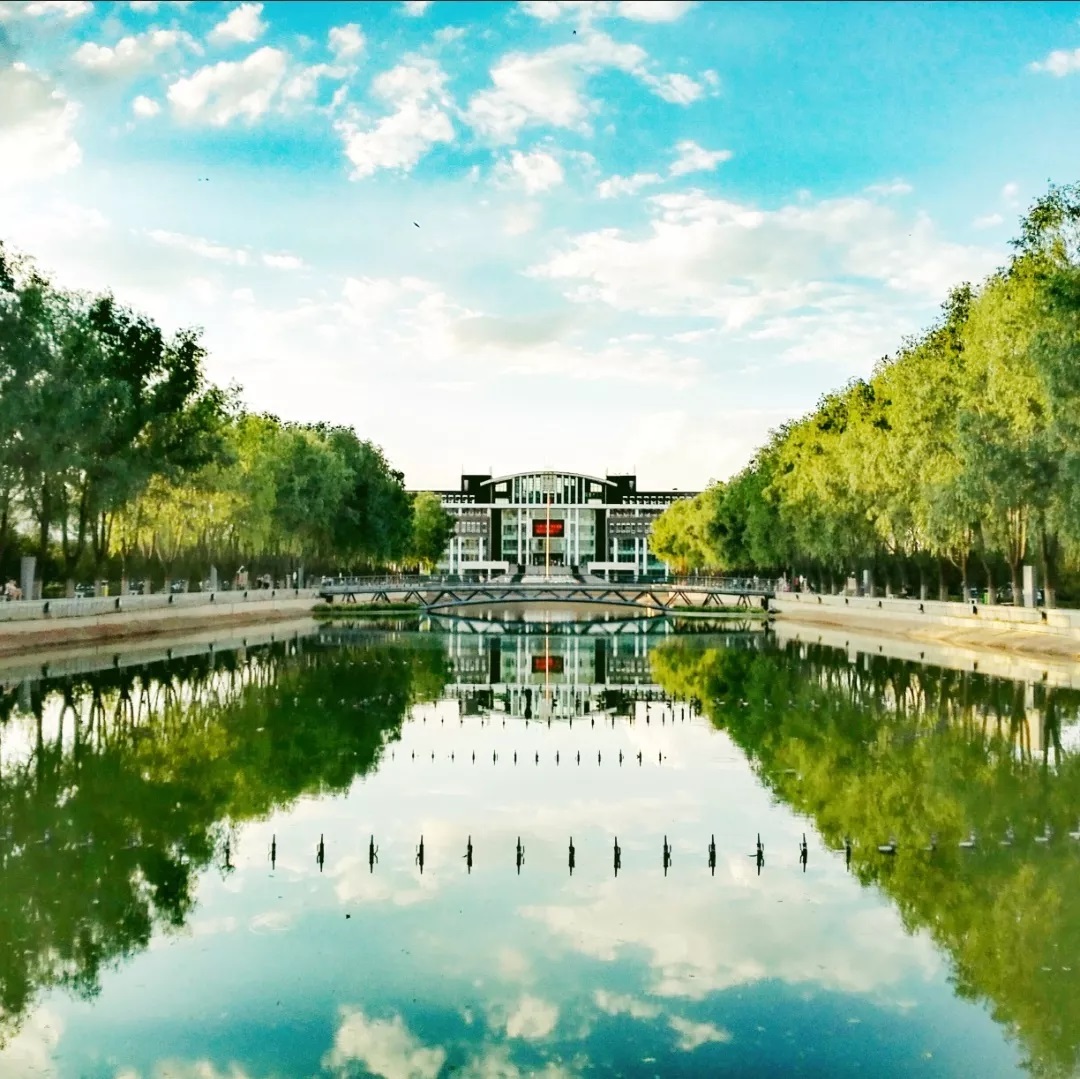 吕梁学院