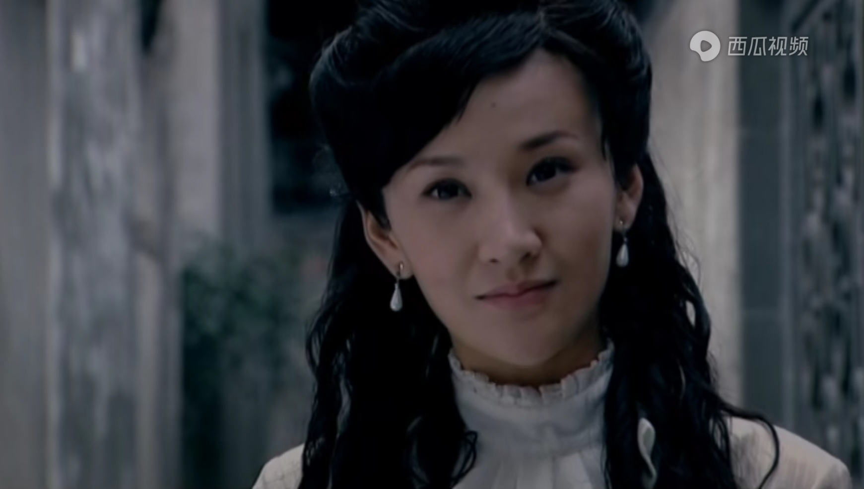 电视剧《爱在战火纷飞时》中的女主角,由演员付瑶饰演