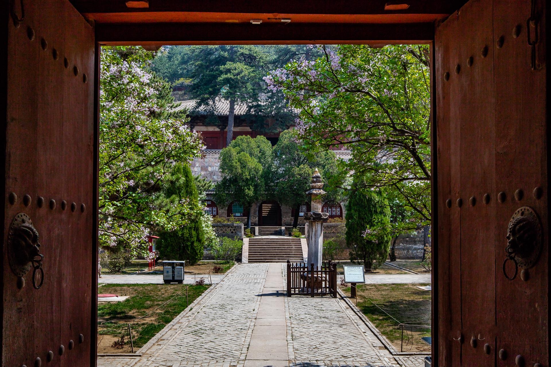 佛光寺,位于山西省 a target="_blank" href="/item/五台县/10891230"