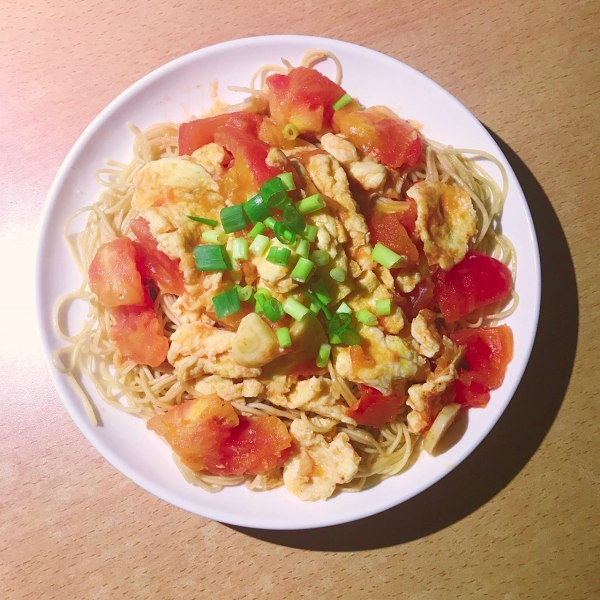  p>鸡蛋番茄面是以西红柿,鸡蛋为主要食材制作而成的一道面食,属于